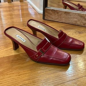 Vintage red mules❤️